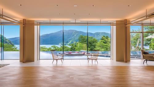 ล็อบบี้, ฮาโกเนะ อาชิโนโกะ ฮานาโอริ โอริกซ์ โฮเทลส์ แอนด์ รีสอร์ทส์ (Hakone Ashinoko Hanaori ORIX HOTELS & RESORTS) near ศาลเจ้าคุซุริว