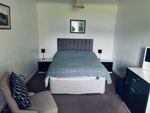 Ellary Cottage - Cosy Sleeps 4 Property, Remote Location at the Edge of the Water in 古羅克