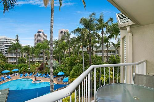 Swimming pool, Mari Court Resort Surfers Paradise in Gold Coast