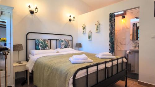 Casa La Alegria 37 Room Type - Double Room with Garden View Casa La Alegria 37 Room Type - Double Room with Garden View