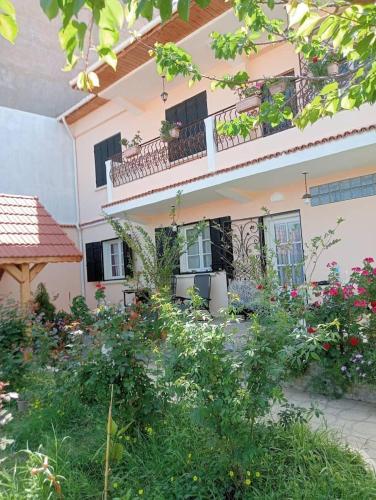 Niveau de villa calme avec superbe vue sur mer in Cherchell