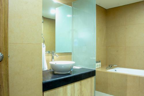 room detail thumbnail 2