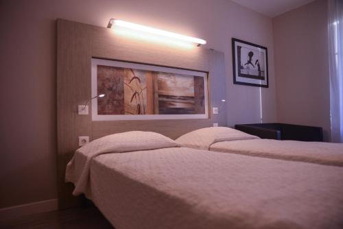 2 twin beds