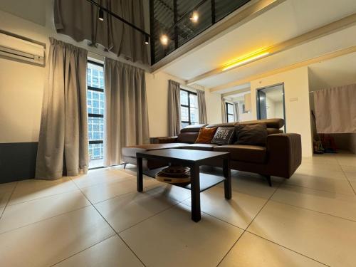 Empire City Colonial Loft @ PJ by DV - image 12