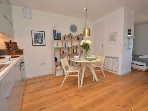 Iekārtas, 1 Bed in Lyme Regis oc-41563 in Tresmeer