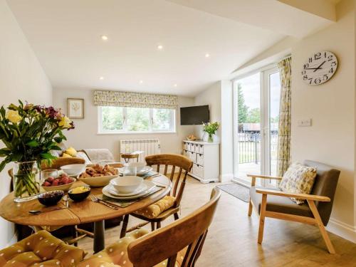 Iekārtas, 2 Bed in Taunton oc-83696 in Neroche