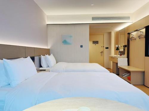 JI Hotel Zhengzhou Zhongyuan Wanda West Third Ring Subway Station Branch in Zhongyuan