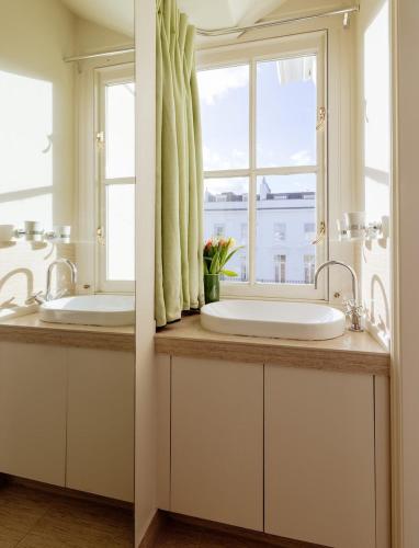 Notting Hill family home 5 Bed - image 10