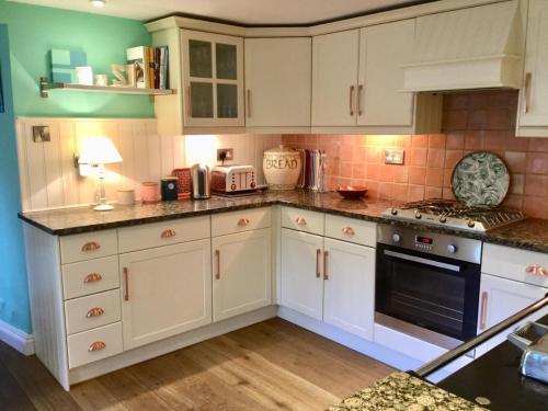 Iekārtas, 2 Bed in Bideford oc-tcvalen in Weare Giffard