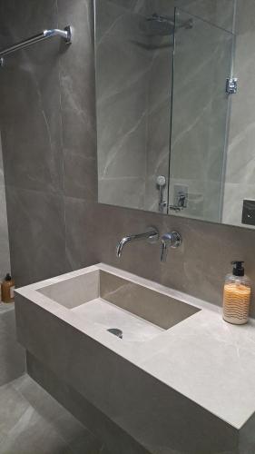 4 Seasons Luxury Apartments 2