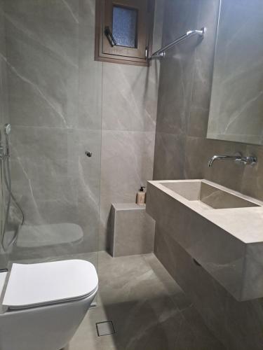 4 Seasons Luxury Apartments 4