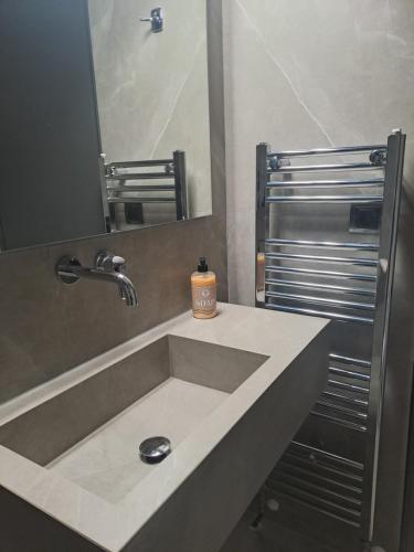 4 Seasons Luxury Apartments 3