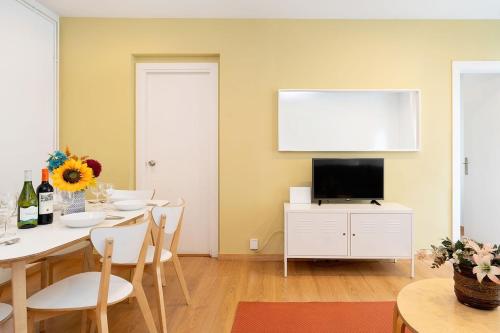 Spacious apartment in Sant Gervasi in 卡爾多納