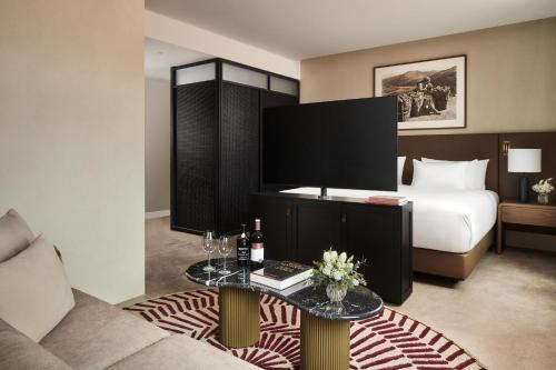 room detail thumbnail 1