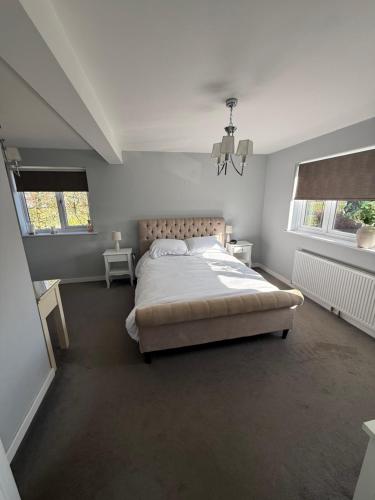 Spacious modern detached house in eye near A140 in the town centre in 艾市