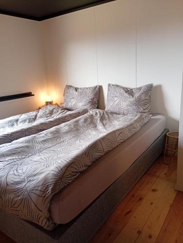 Hilltop wood house #1 all-inclusive in Kaupanger