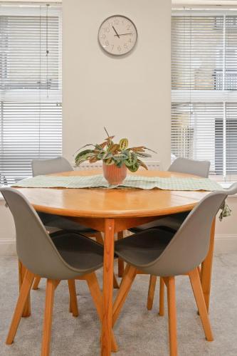 2 bed 2bath apartment close to Tower Bridge - image 4