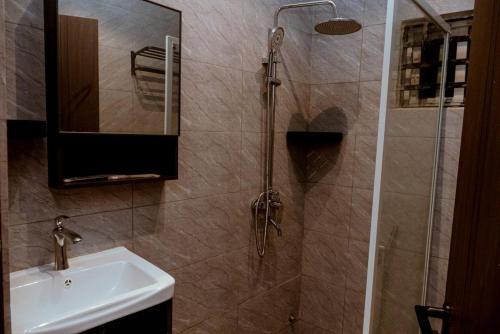 Bathroom, Eden Lodge in Kenema
