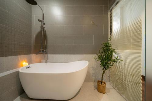 Namstay Saigon Hostel - Walk to City center in District 4