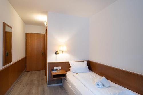 1 twin bed