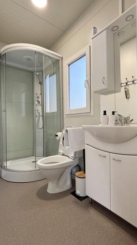 2 bedrooms, 3 beds