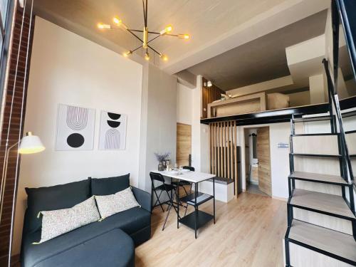 New! Modern Loft with Mezzanine, Cozy & Unique