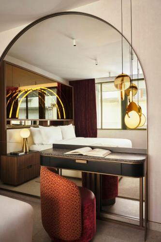 room detail thumbnail 1