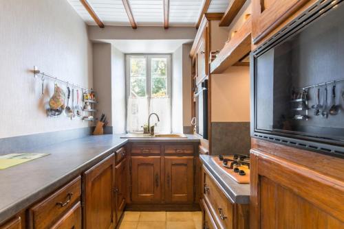 кухня, Gîte G165 (Gite G165) in Сан-Дені-ле-Гаст