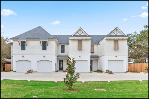 Vista exterior, Brand New Upscale Townhome in Heart of Lafayette in Lafayette City Center