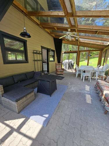 Chalet le Léandre (Chalet le Leandre) in Kabano (QC)
