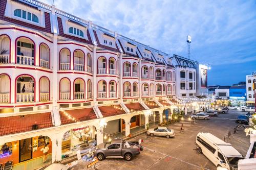 room detail thumbnail 2