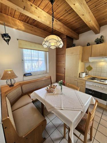 Ferienhaus Krell - Familienurlaub in der Nahe von Gromitz in Kattenberg