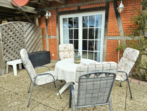 Ferienhaus Krell - Familienurlaub in der Nahe von Gromitz in Kattenberg