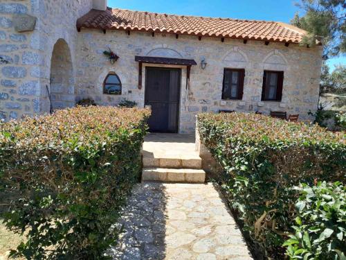 Μεδ-οίκων Γιατριάνων House gîte à louer Trokhálakas