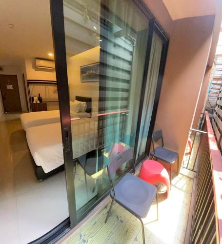 room detail thumbnail 1