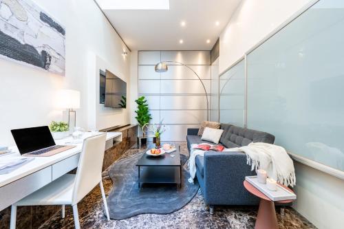 Prague Days - One Bedroom Apartment with AC and Desk in Old Town - image 6