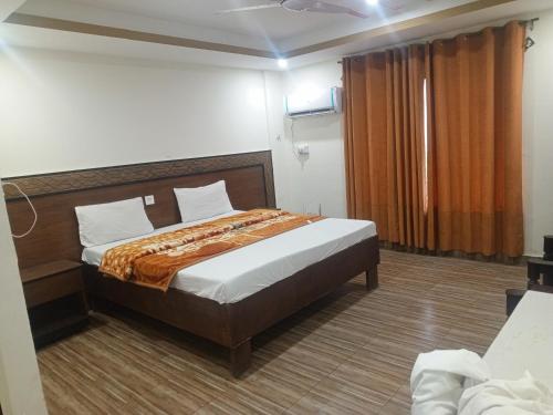 Hotel Cecil Homes - image 9