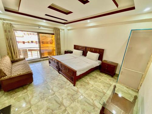 Hotel Cecil Homes - image 13