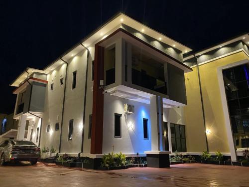 . RIM Hotel & Suites