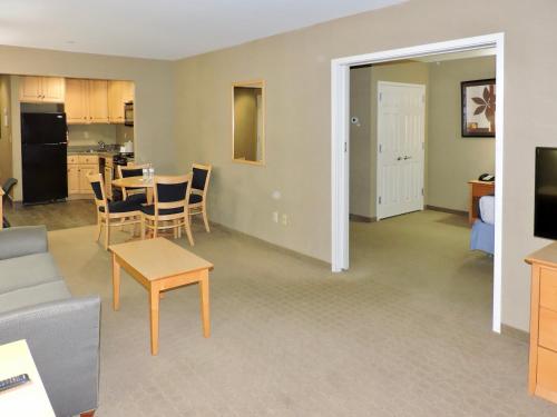 Marco LaGuardia Hotel & Suites in Queens, USA