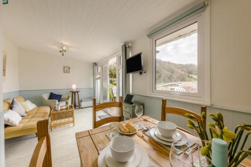 Whiteshell Chalets - Mayals