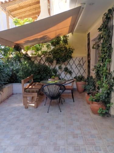 Garden studio in ไพเรียส