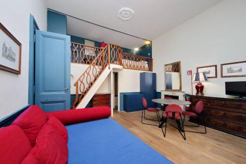 Studio Apt In Rome City Centre Via Gregoriana by Halldis, Roma