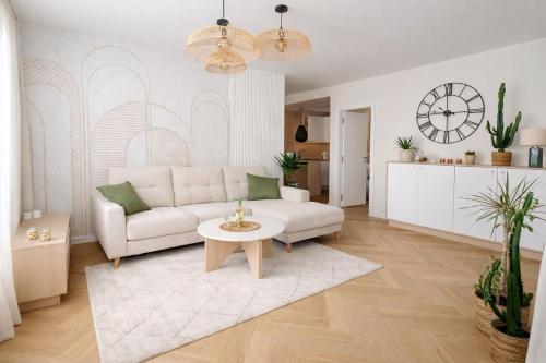 Veranda Suite with Sea View, Luxury Apartment in Higuerón