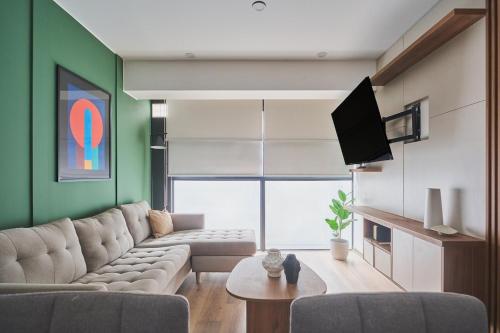 Stylish Inclán 343 Apartment by Geko