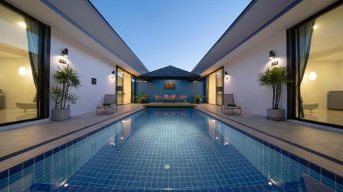 Swimming pool, Lespalm Resort by Vacayandco in Kathu