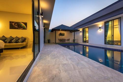 Lespalm Resort by Vacayandco in Kathu