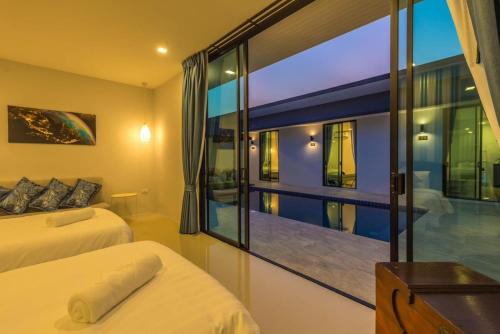 Lespalm Resort by Vacayandco in Kathu
