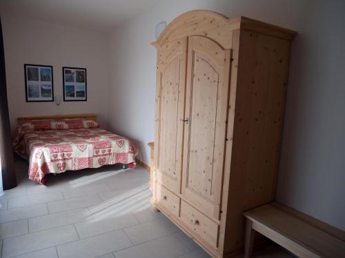 Single Room with Mountain View
