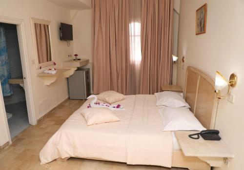 2 twin beds